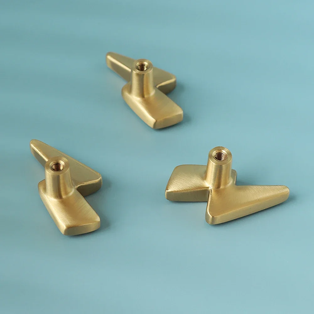 Lightning Design Brass Cabinet – обзор и цена Unique Furniture Hardware